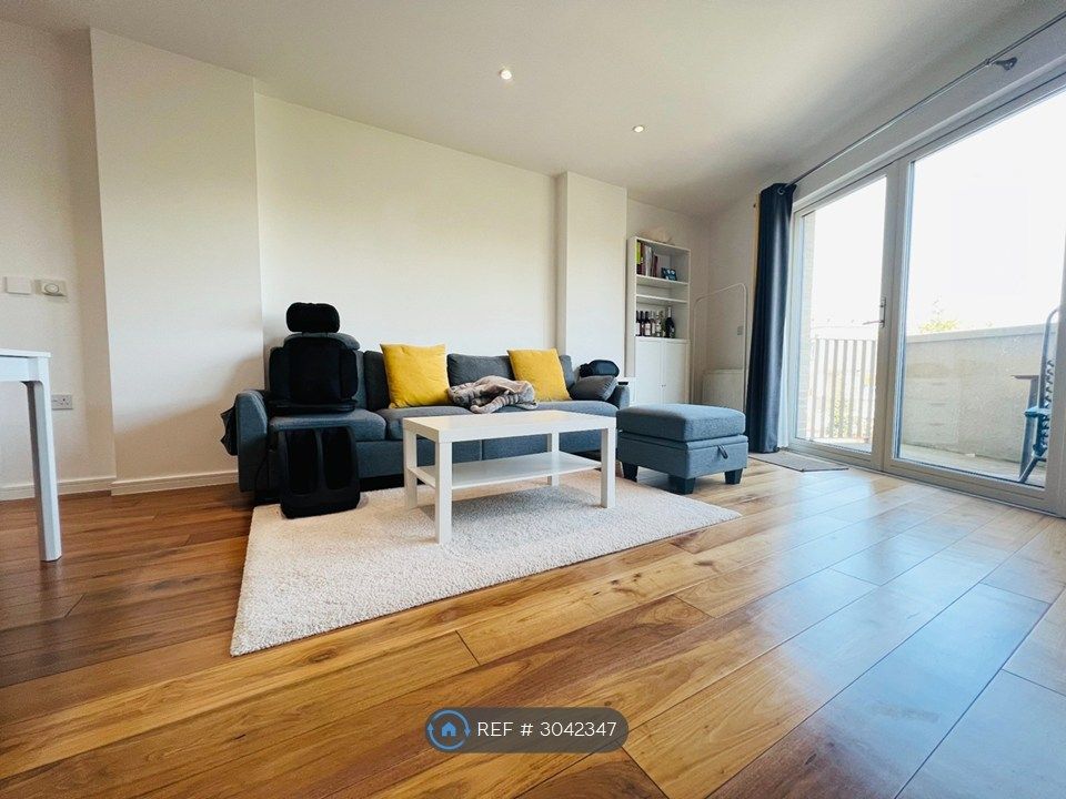 Property photo 3 of 13 Living / Dining / Kitchen 3