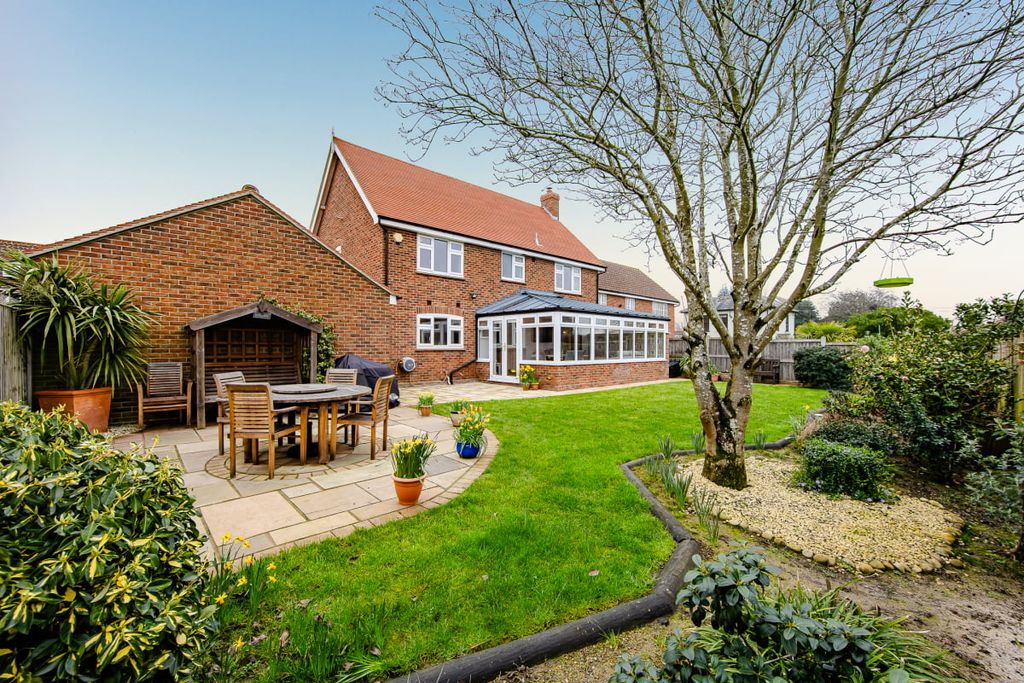 Property photo 2 of 10