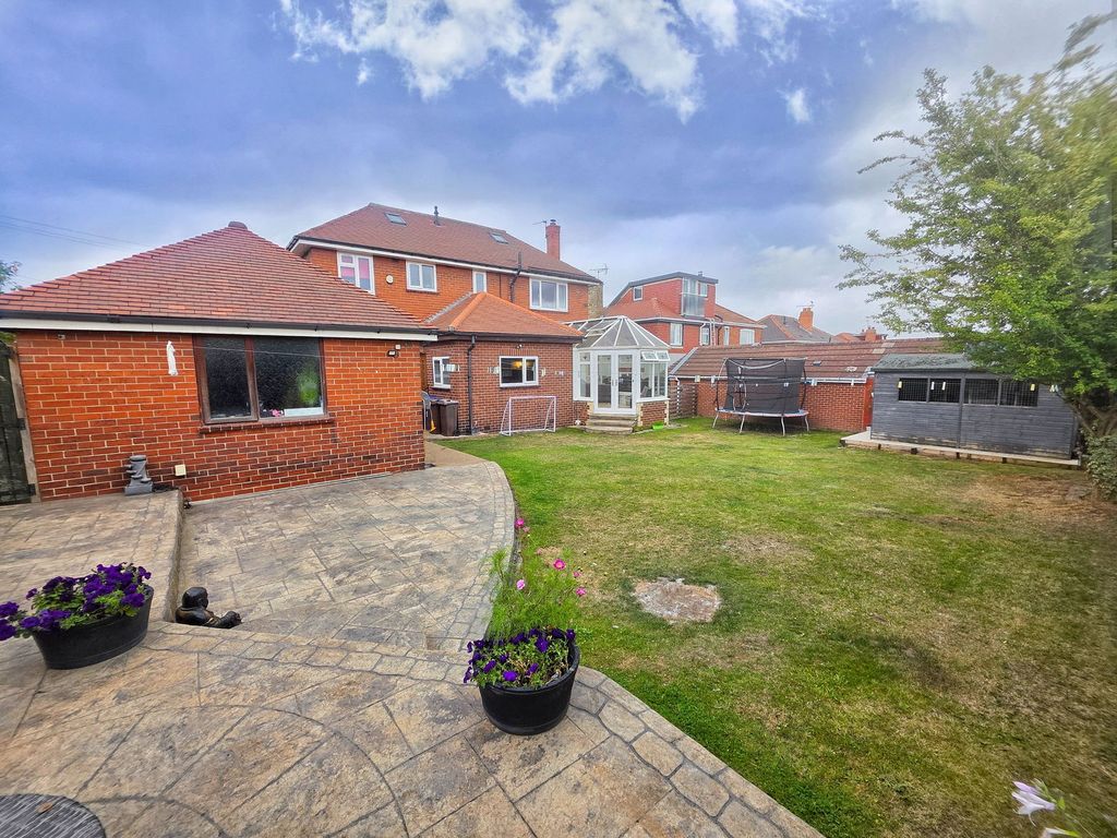 Property photo 1 of 27