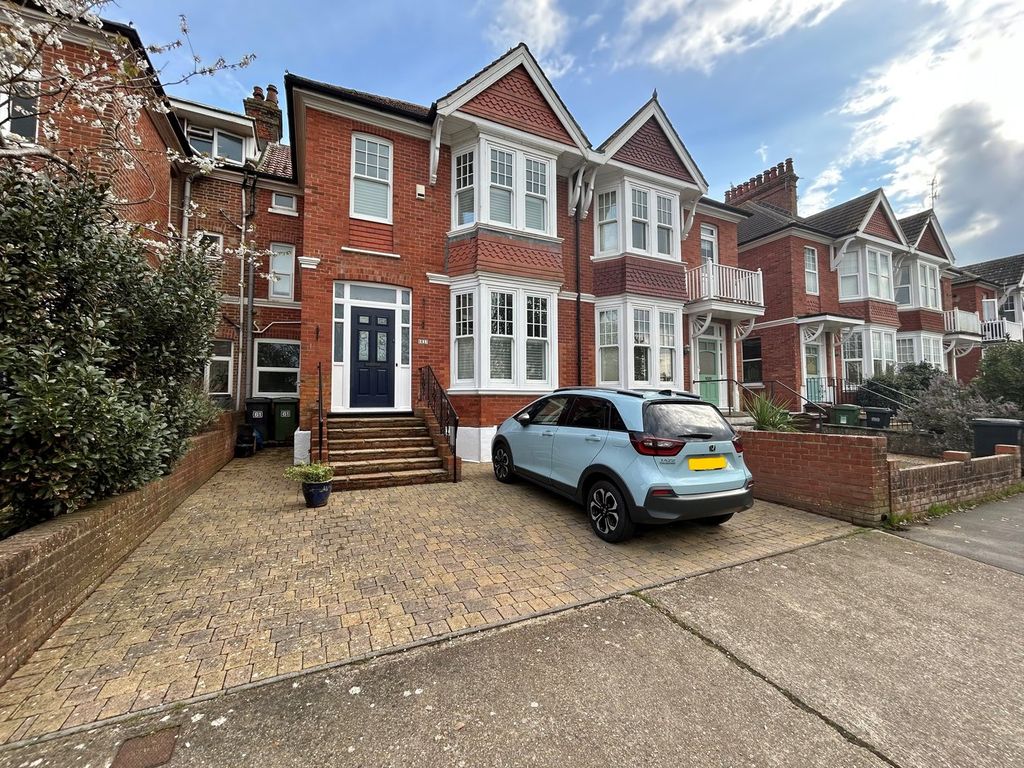 Property photo 1 of 24