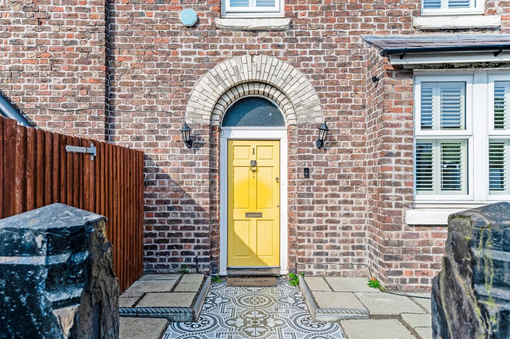 Property photo 3 of 27