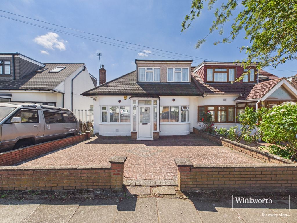 Property photo 1 of 11 External