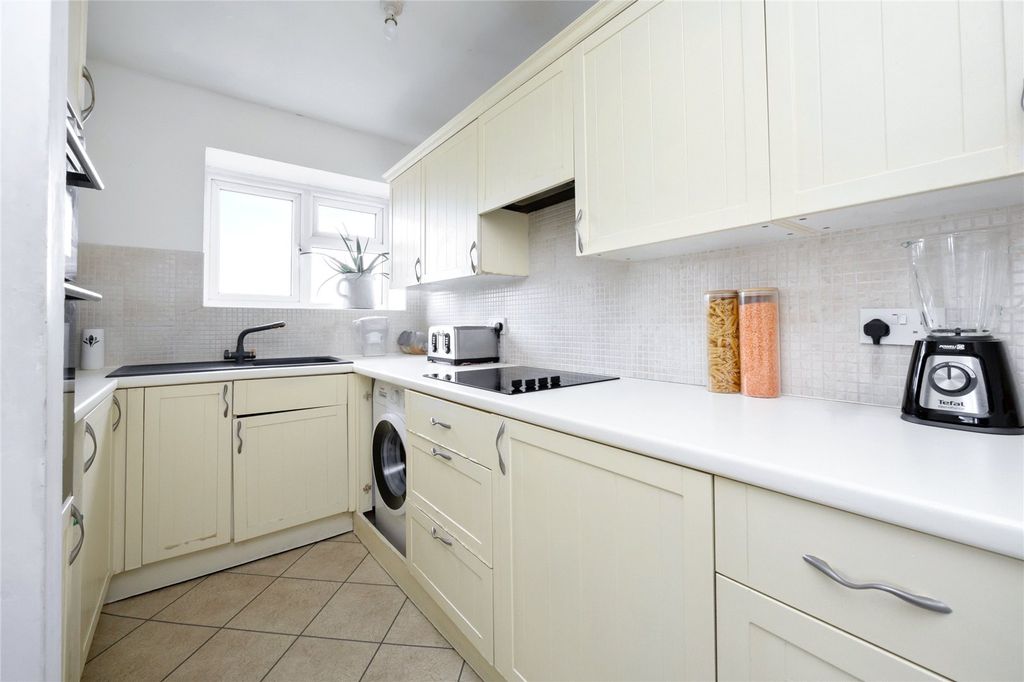 Property photo 2 of 12 Picture No. 04
