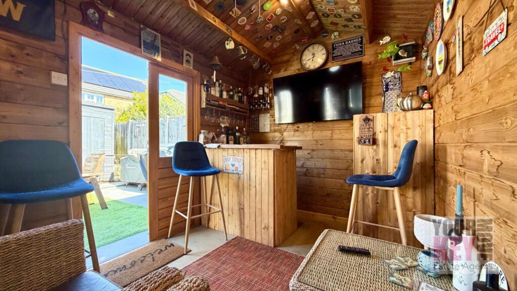 Property photo 3 of 37