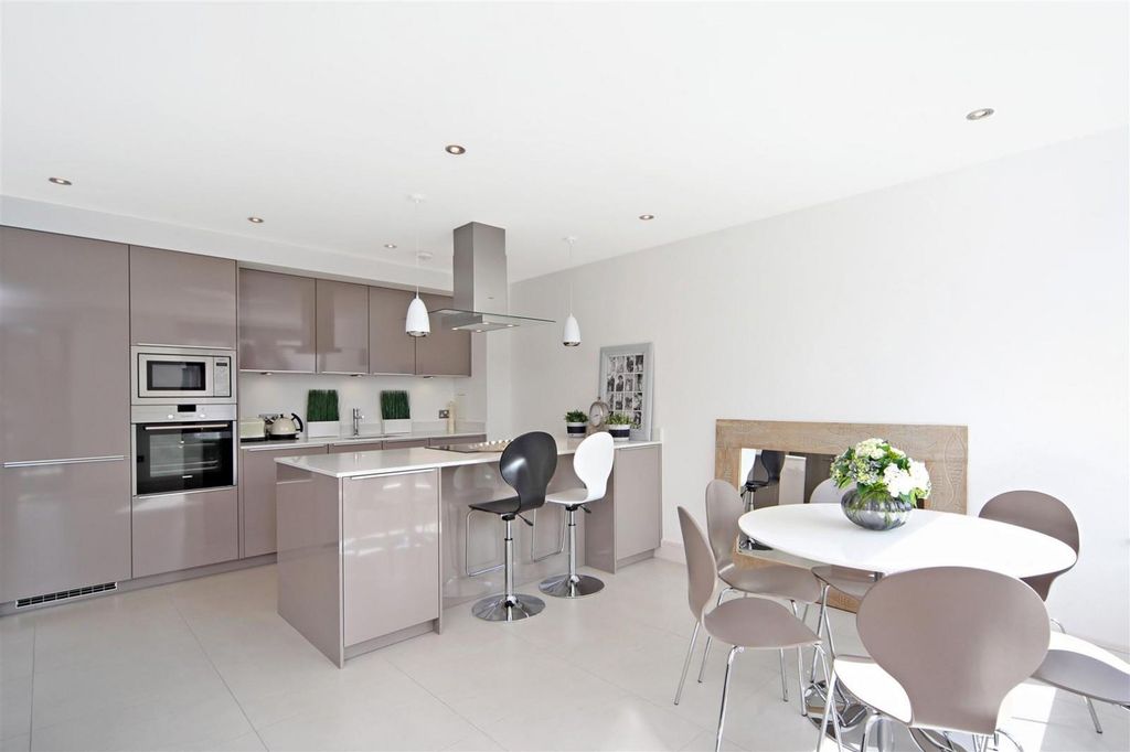 Property photo 1 of 8 Image