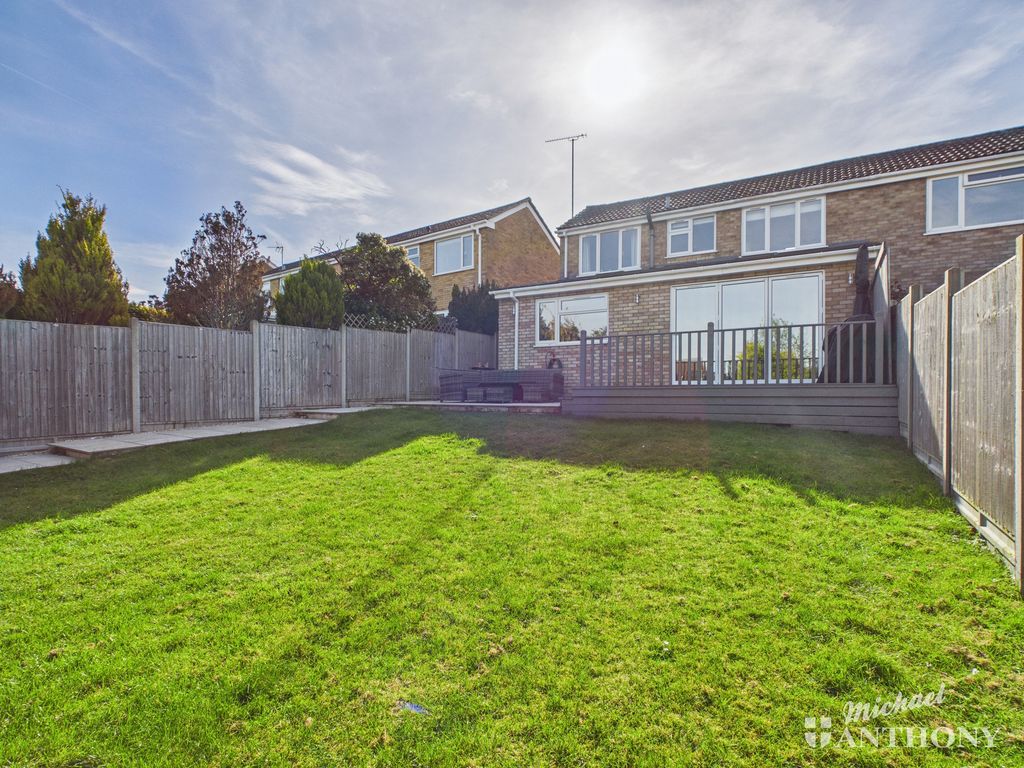 Property photo 2 of 25 Cam02773G0-Pr0418-Still030