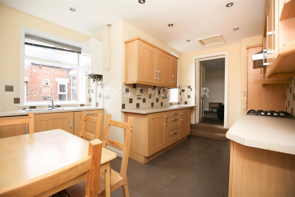 Property photo 1 of 6 1xX2Fgxr_Ba9Qfgjg2Yx3Mizj28.Jpg