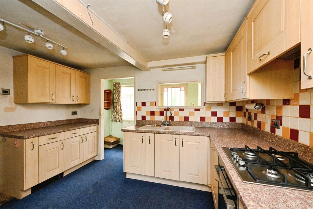 Property photo 3 of 17