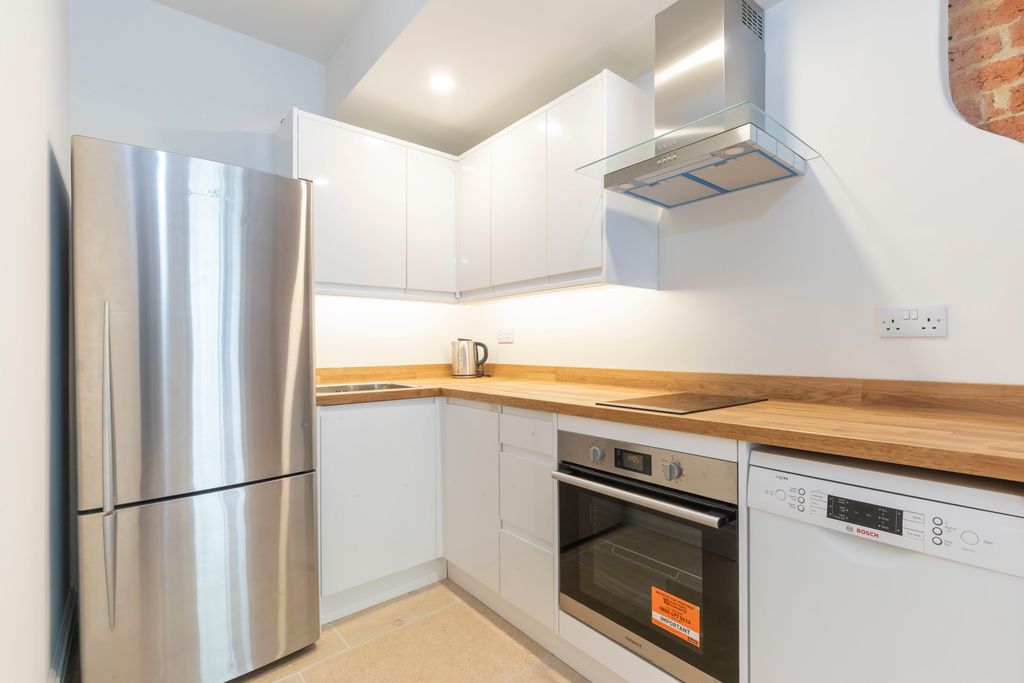 Property photo 3 of 8 7 Lansdown Place-09