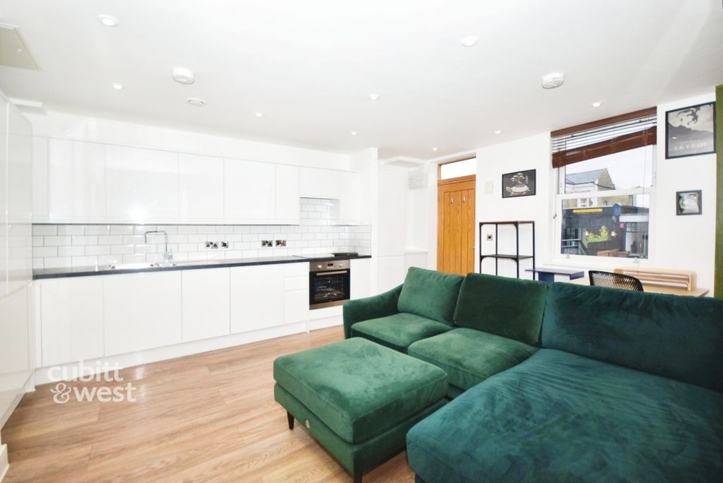 Property photo 2 of 6 Editedimage-7A707...