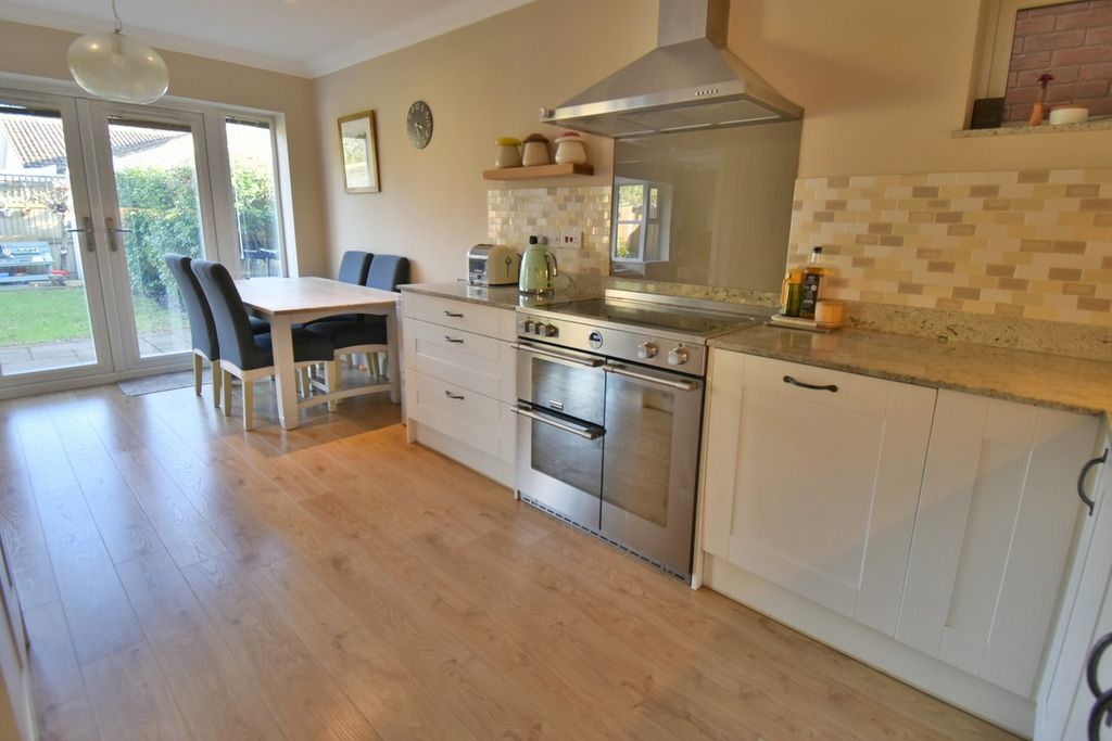 Property photo 3 of 28