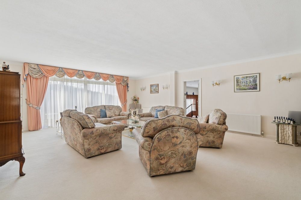 Property photo 3 of 18
