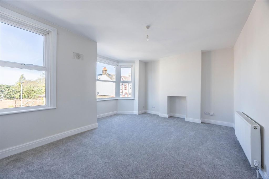 Property photo 2 of 14 Lounge/Diner