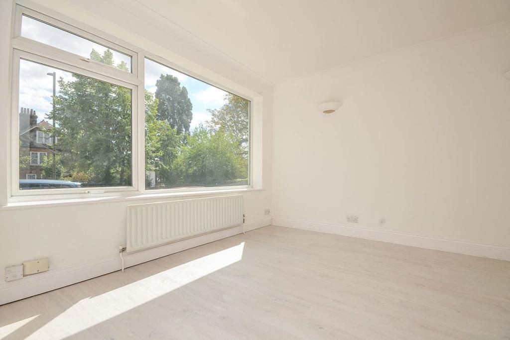 Property photo 3 of 7 Living Room