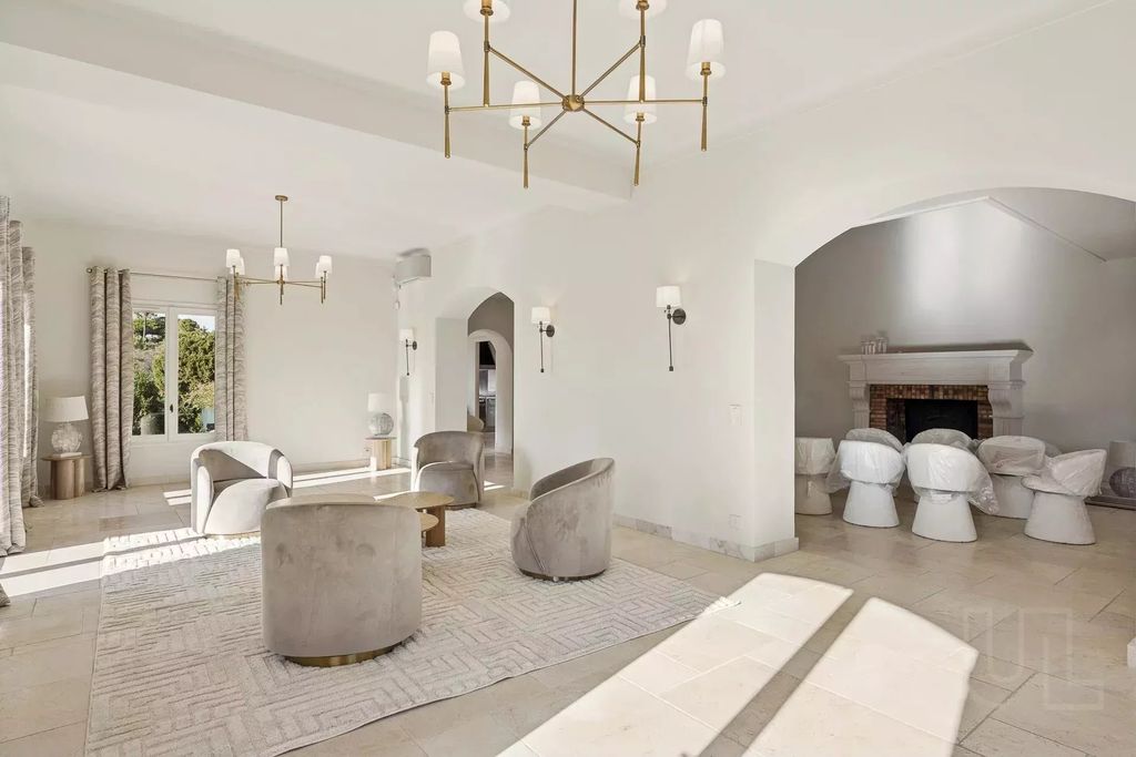 Property photo 3 of 21