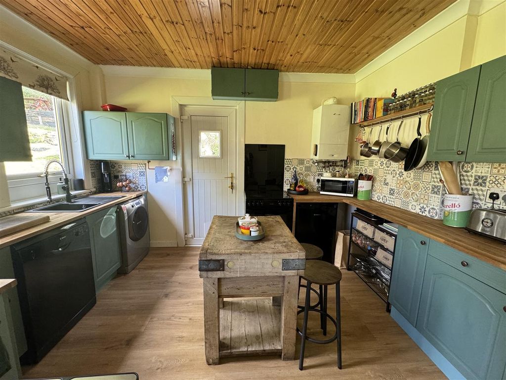 Property photo 3 of 17 Kitchen 1.Jpg