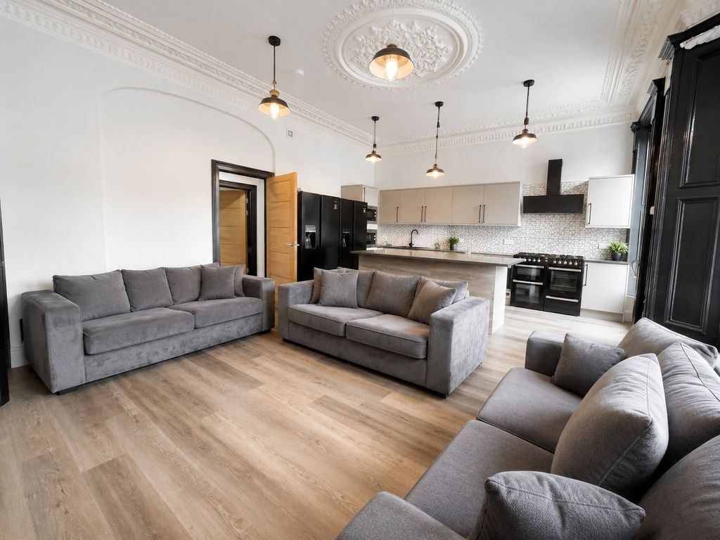 Property photo 3 of 20 B5474316-A702-4F3A-85E8-8d01d0B5Aafd
