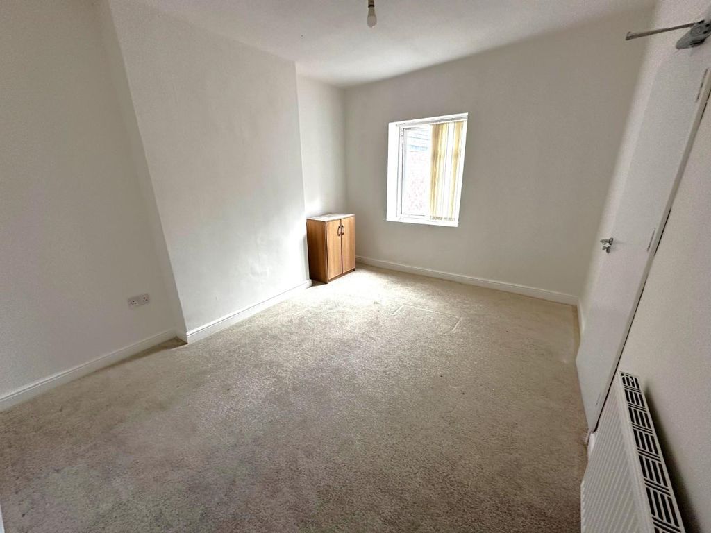 Property photo 3 of 6 North Street Bedroom 2.Jpg