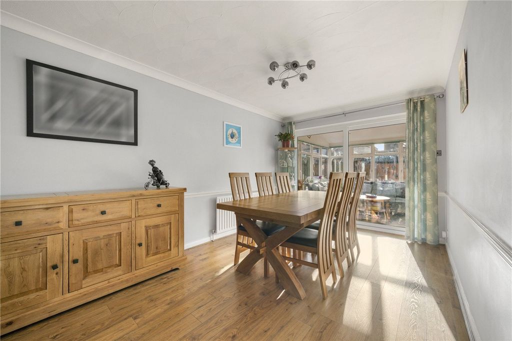 Property photo 3 of 18 Reception