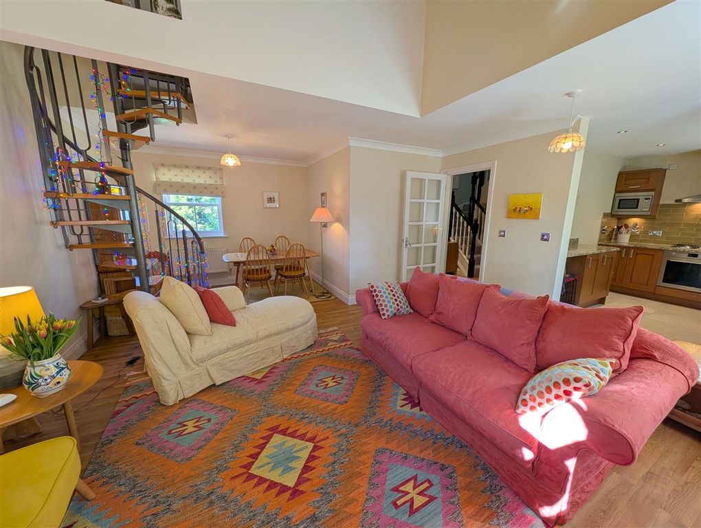 Property photo 3 of 28 Lounge/Dining Room
