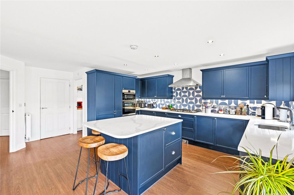 Property photo 3 of 32 Picture No. 24