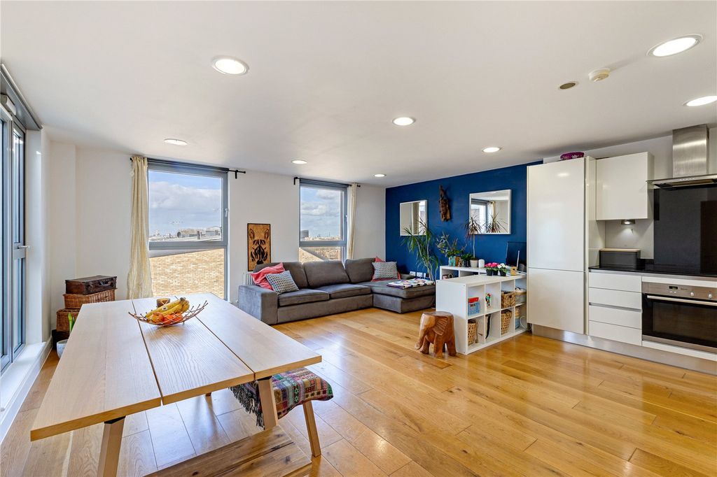 Property photo 2 of 15 Dining Area