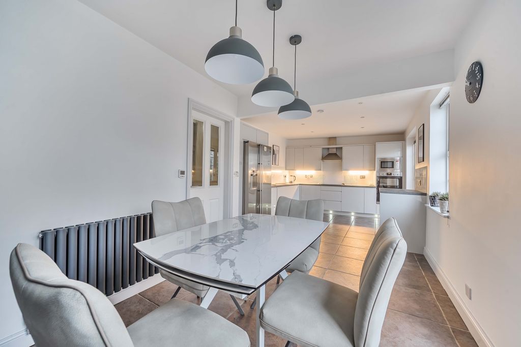 Property photo 2 of 34 Dining Area