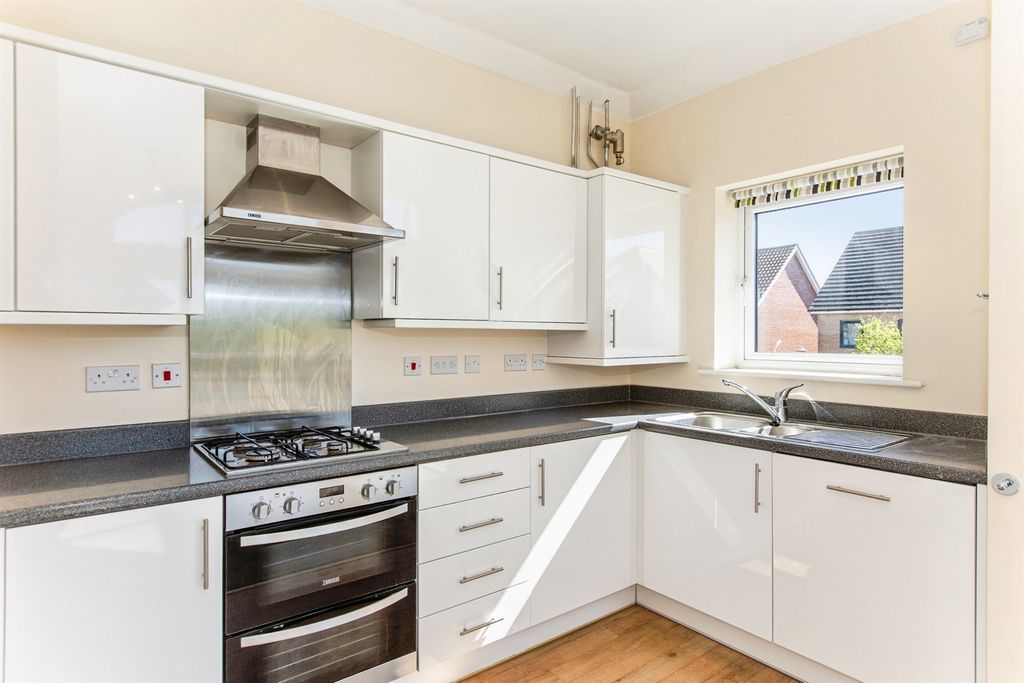 Property photo 2 of 13