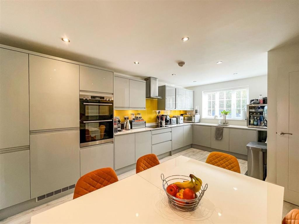 Property photo 2 of 30 Kitchen Diner