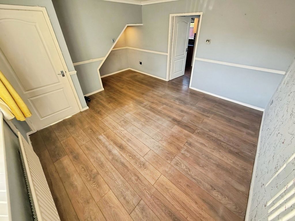 Property photo 2 of 12 Picture No. 02