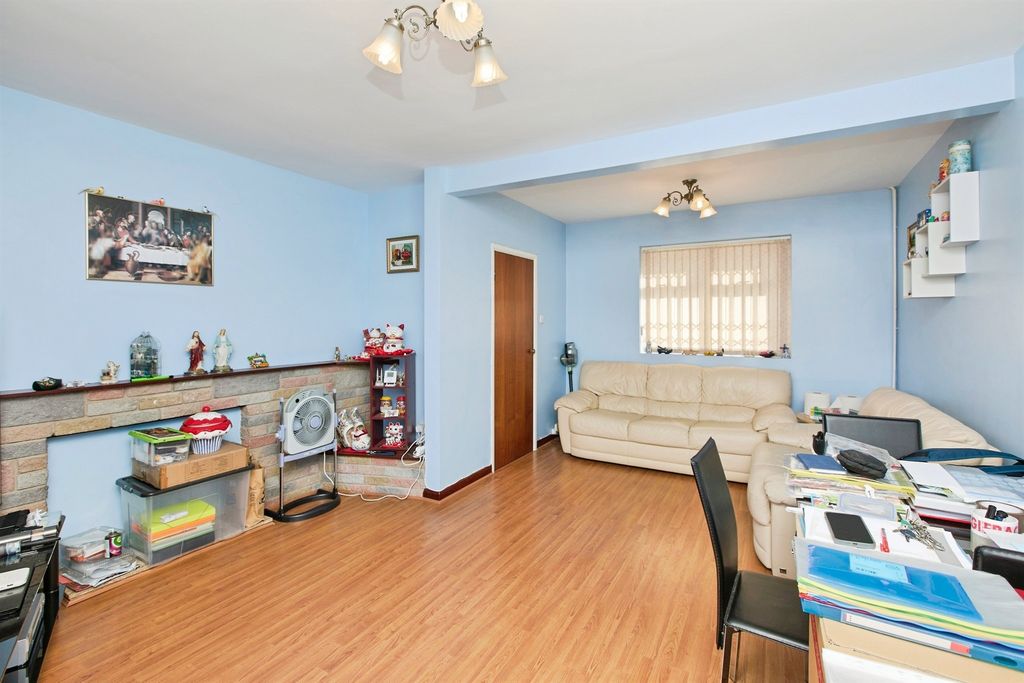 Property photo 3 of 20
