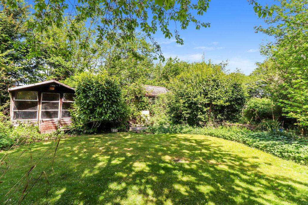 Property photo 2 of 12 Picture No. 11