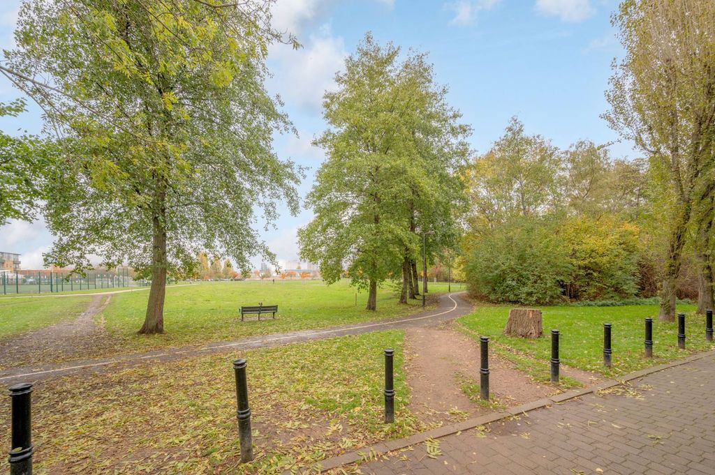 Property photo 2 of 22