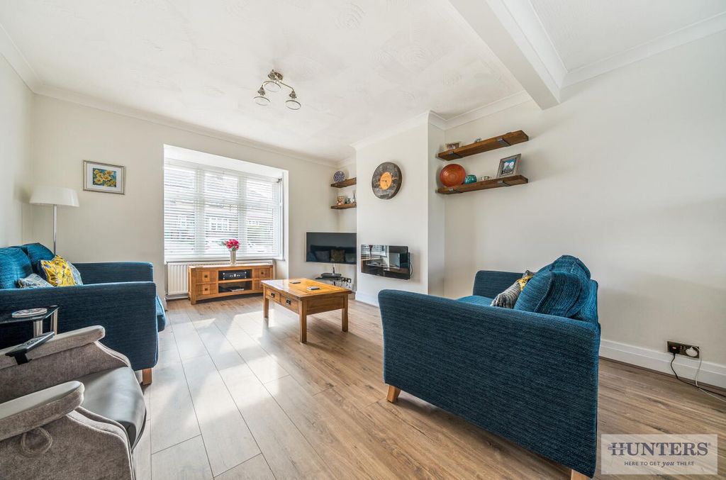 Property photo 2 of 19 Lounge Area