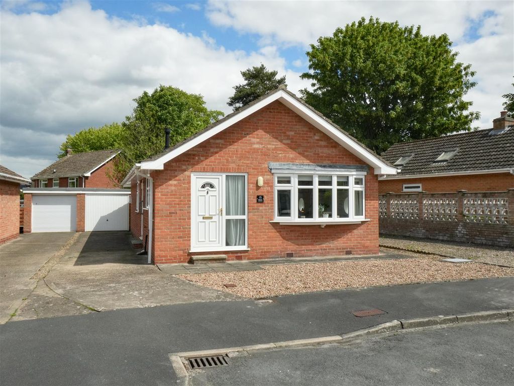 Property photo 1 of 17 External