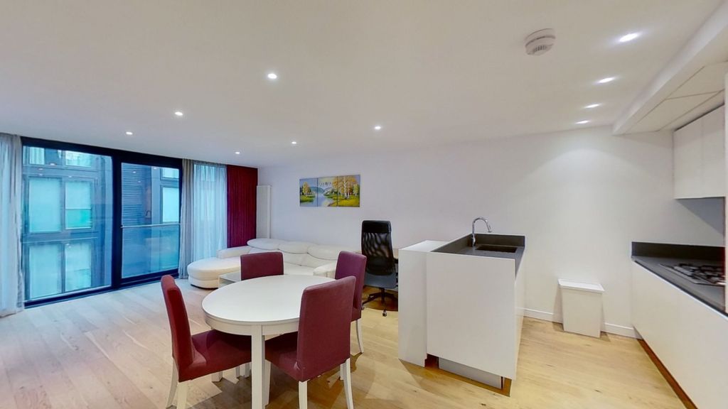 Property photo 1 of 17 Picture No. 01