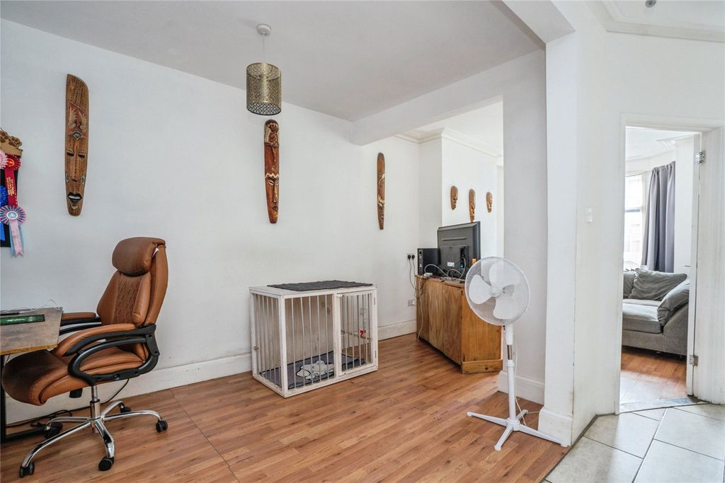 Property photo 3 of 19 Picture No. 04