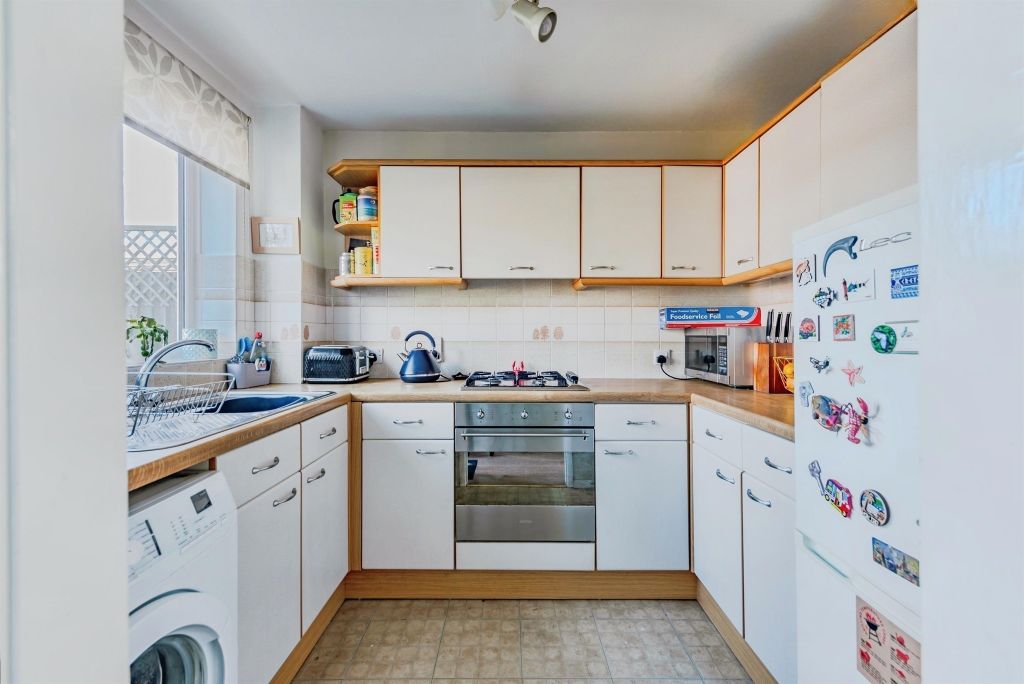 Property photo 3 of 17