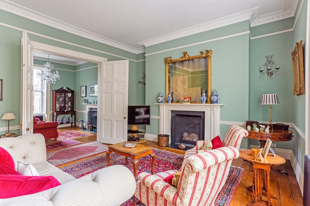 Property photo 3 of 18