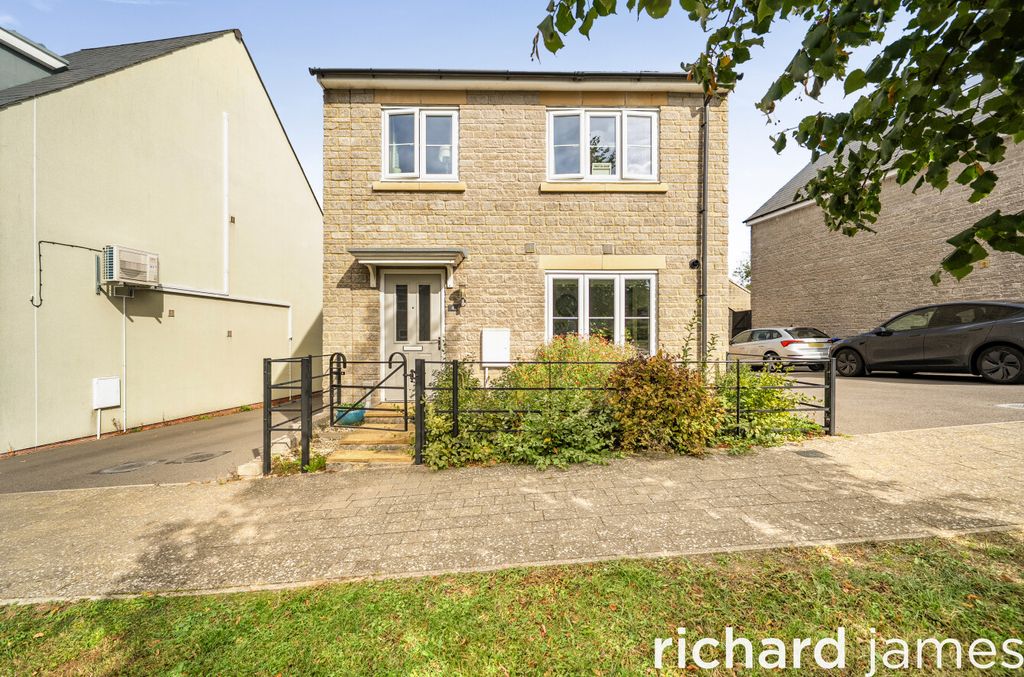 Property photo 1 of 13 ba7E3F9455E04B7Cb9155B79B702c253
