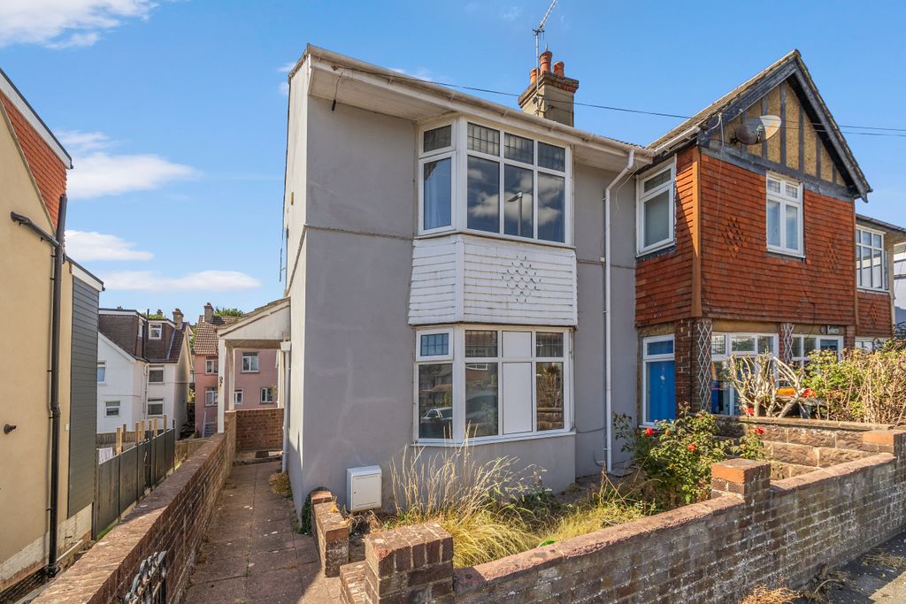 Property photo 1 of 22 97 Roedale Road, Brighton, Bn1 7Gd