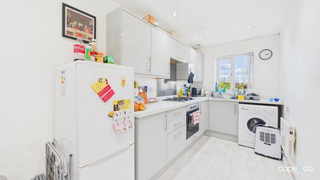 Property photo 2 of 6 1399135
