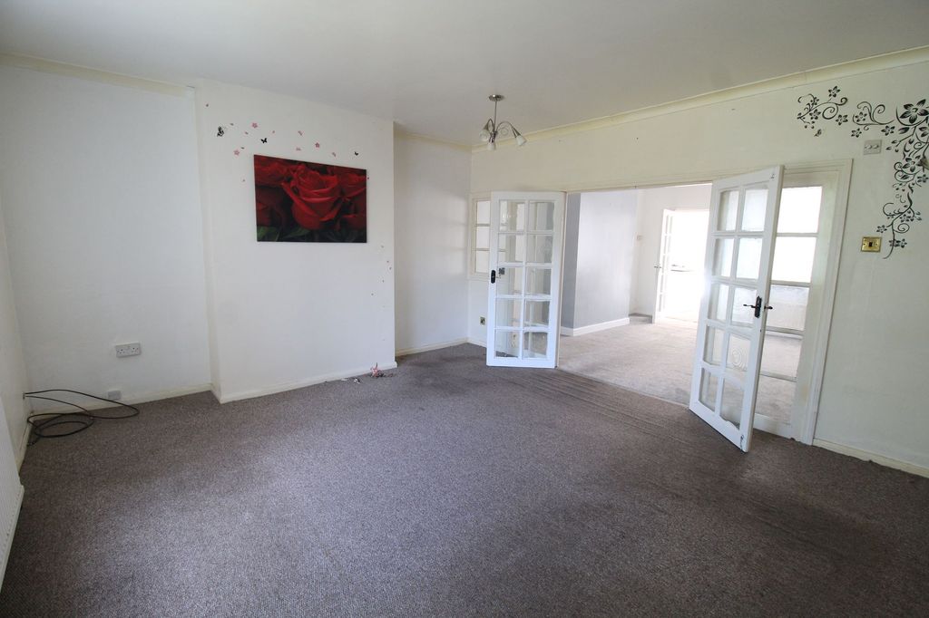 Property photo 2 of 15 Dining Room