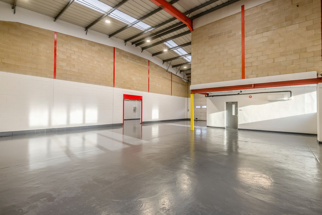 Property photo 1 of 21