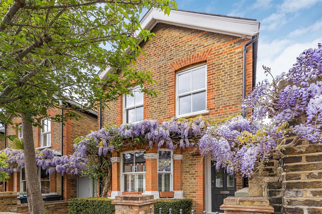 Property photo 1 of 40