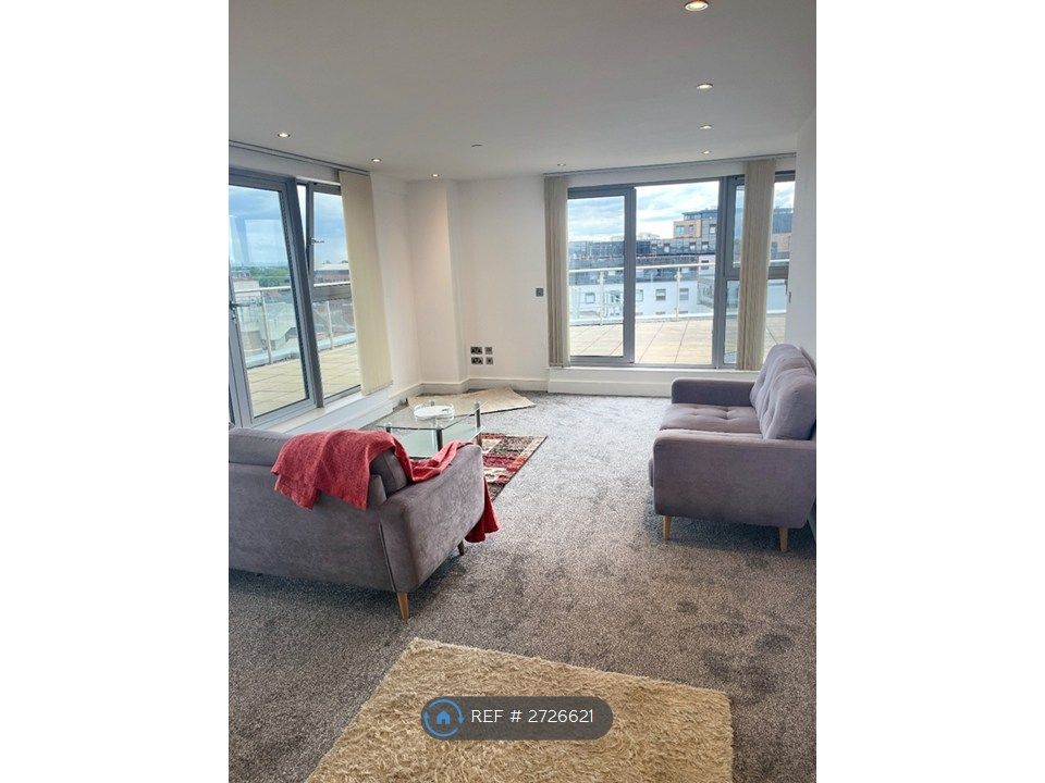 Property photo 3 of 16 Lounge (2)