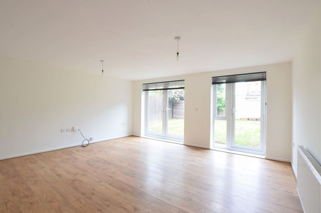 Property photo 3 of 9