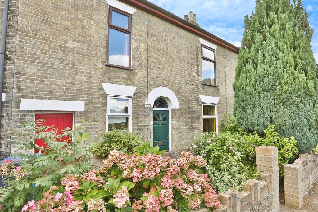 Property photo 1 of 17