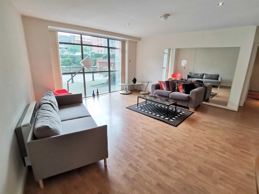 Property photo 2 of 11