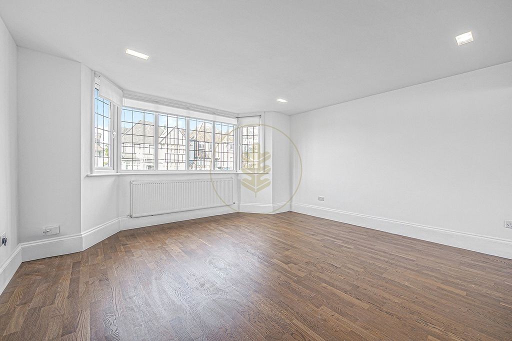 Property photo 3 of 14 Picture No. 14